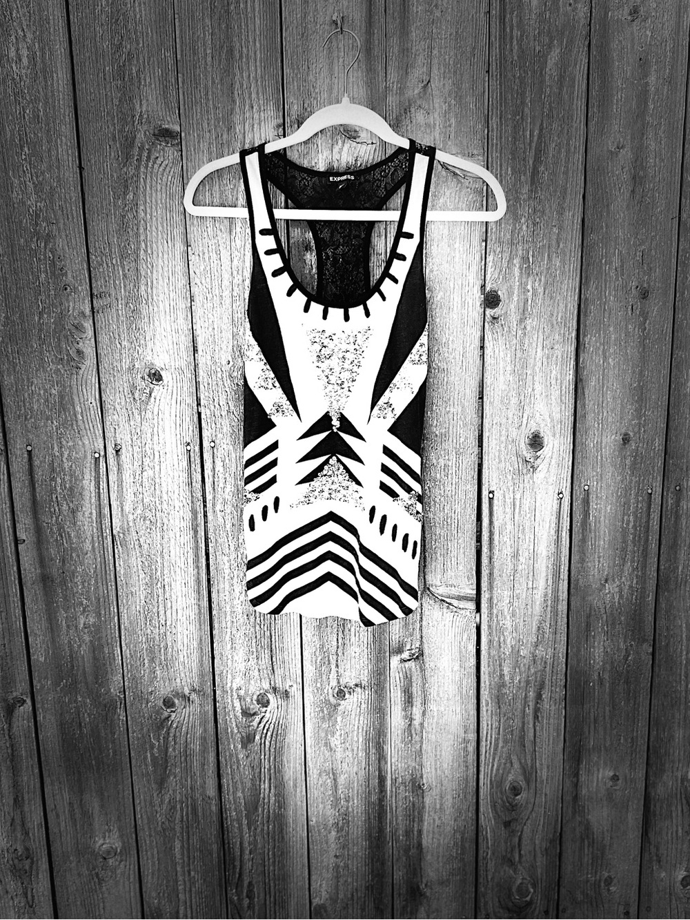 Geometric Print Sleeveless Tank Top - Black & White with sequins - Picture 4 of 4